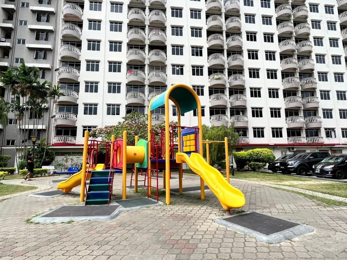 Glory Beach Resort Port Dickson Exterior photo